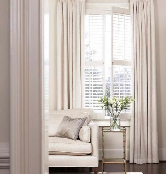 Curtains Blinds Give a Stylish Look to a Room