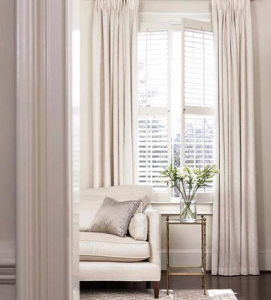Curtains Blinds Give a Stylish Look to a Room