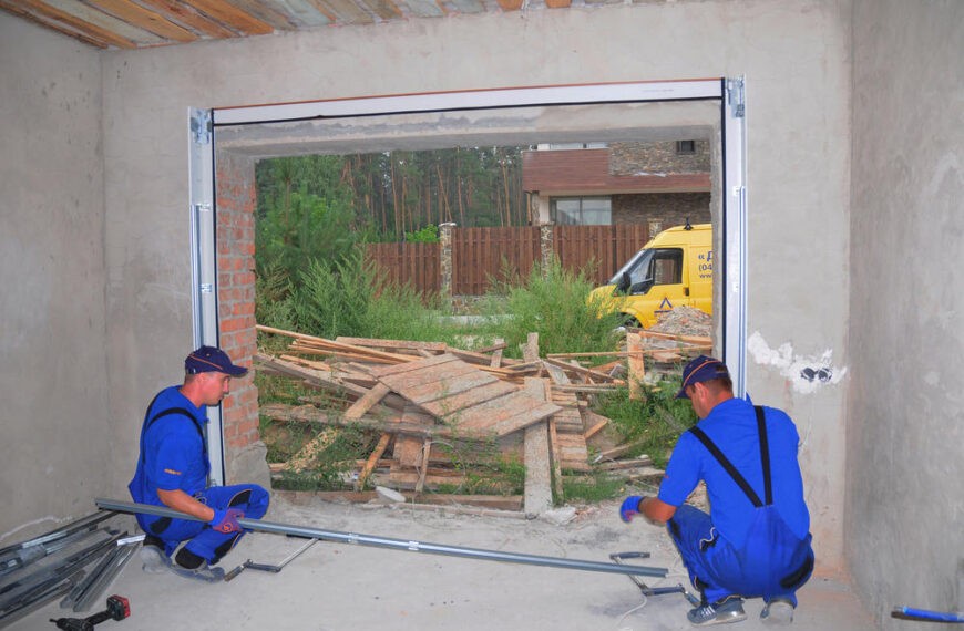 4 Signs That You Need to Go for a Garage Door Repair or Replacement