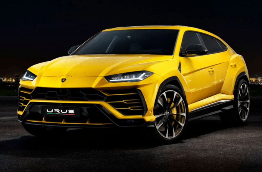 Rent Lamborghini urus