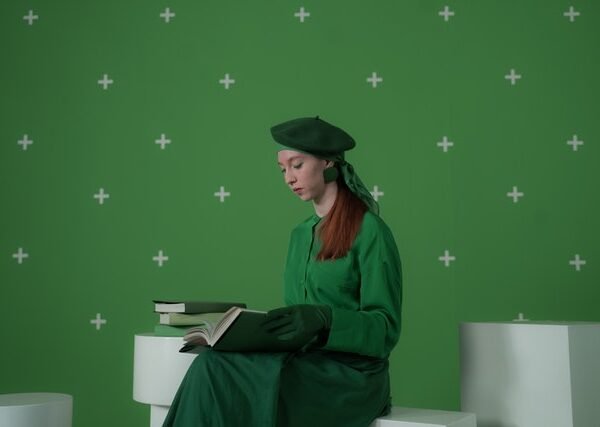 The Benefits of Using a Green Screen Background for Your Videos