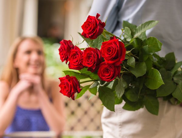 TOP 6 FLOWERS TO GIVE YOUR LADY LOVE