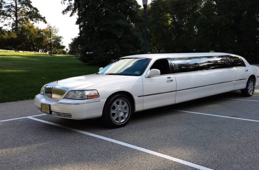 Why You Should Hire a Toronto Limo Rental Service