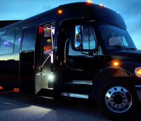The Advantages of Renting a Toronto Party Bus