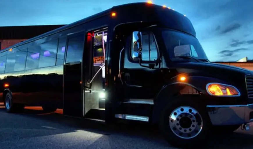 The Advantages of Renting a Toronto Party Bus