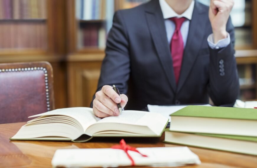 Hire a Top Criminal Lawyer for Outstanding Results