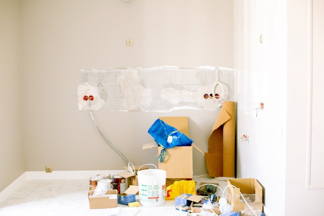 Benefits of Using Storage Services for Home Renovation