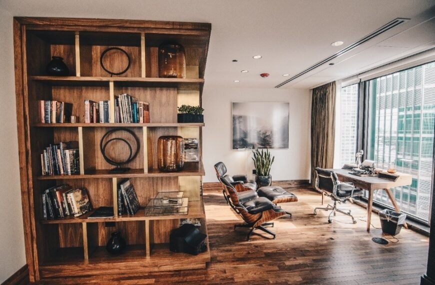 SIX TIPS TO MAINTAIN AN AT-HOME OFFICE