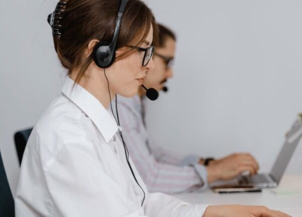 Omnichannel vs. Multichannel: Select the Best Contact Center Operations for Your Business